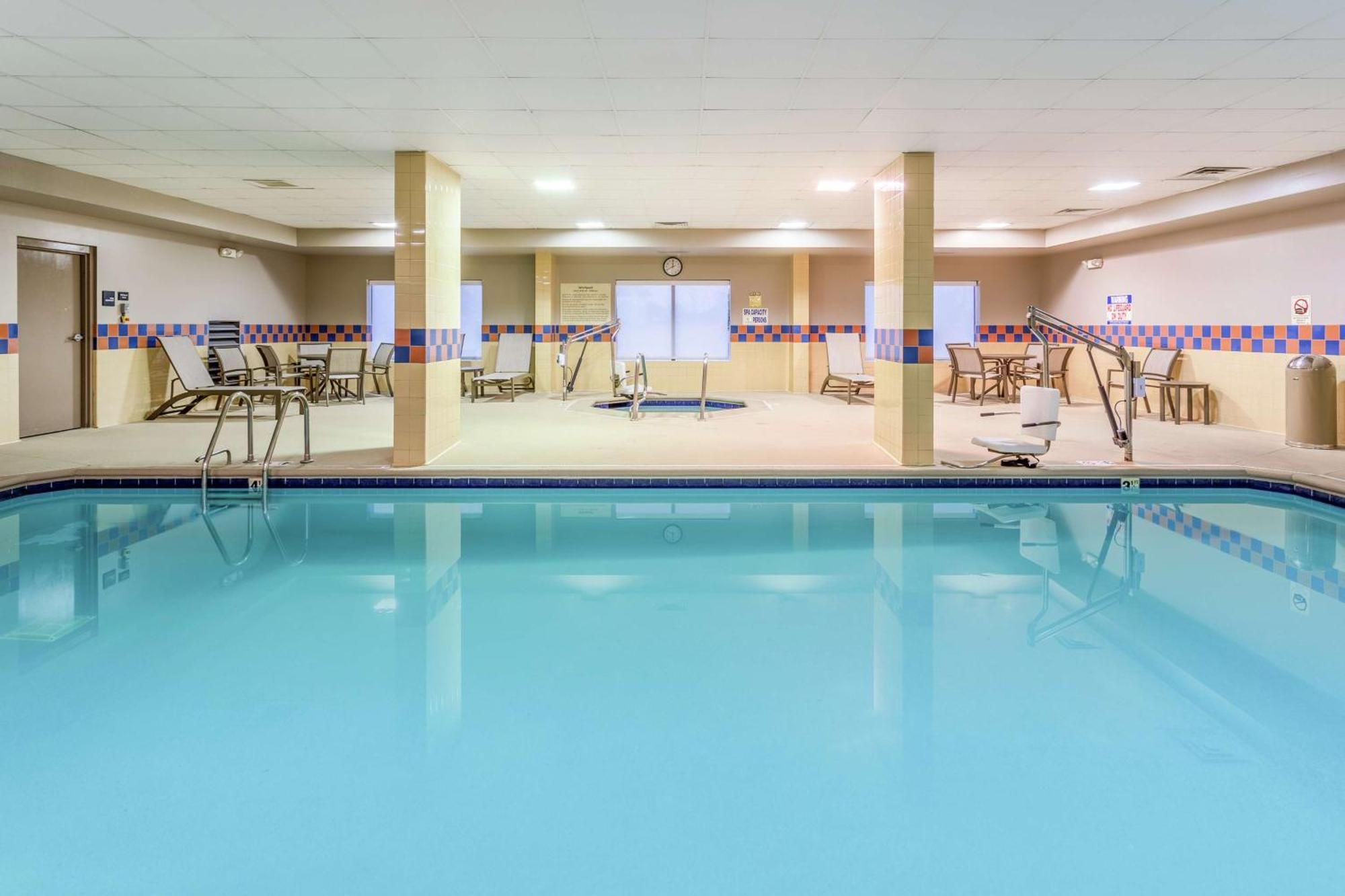 Hampton Inn & Suites Chicago - Libertyville Exteriör bild
