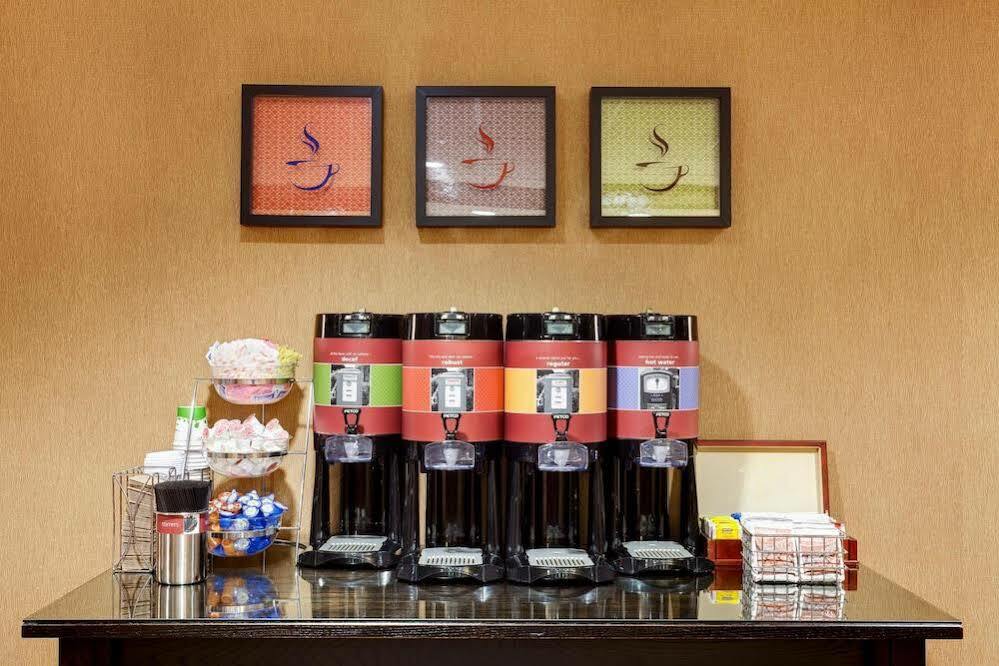 Hampton Inn & Suites Chicago - Libertyville Exteriör bild